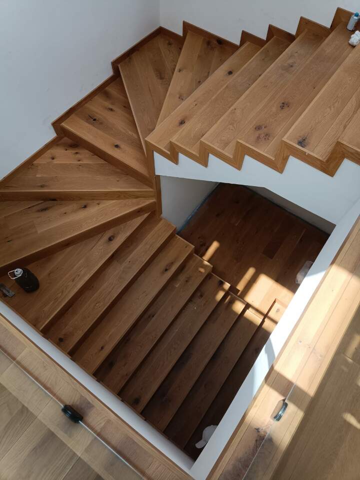 Ventas de escaleras de madera para interior Pisos de Madera