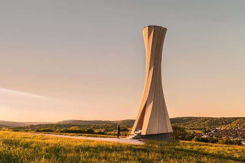 torre giratorio de madera